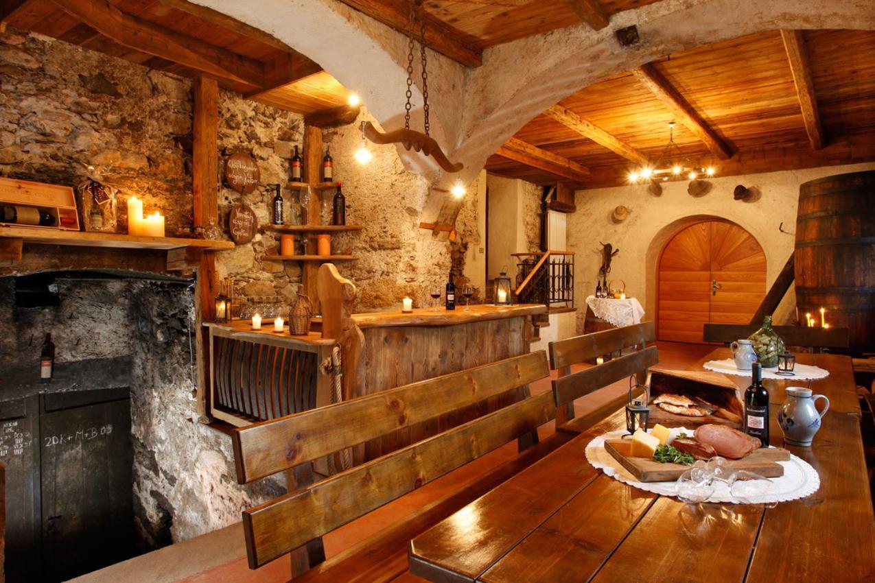 Biedermannhof Hotel Cermes Bagian luar foto