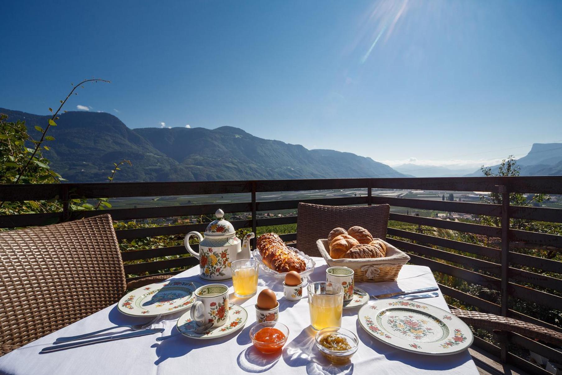 Biedermannhof Hotel Cermes Bagian luar foto