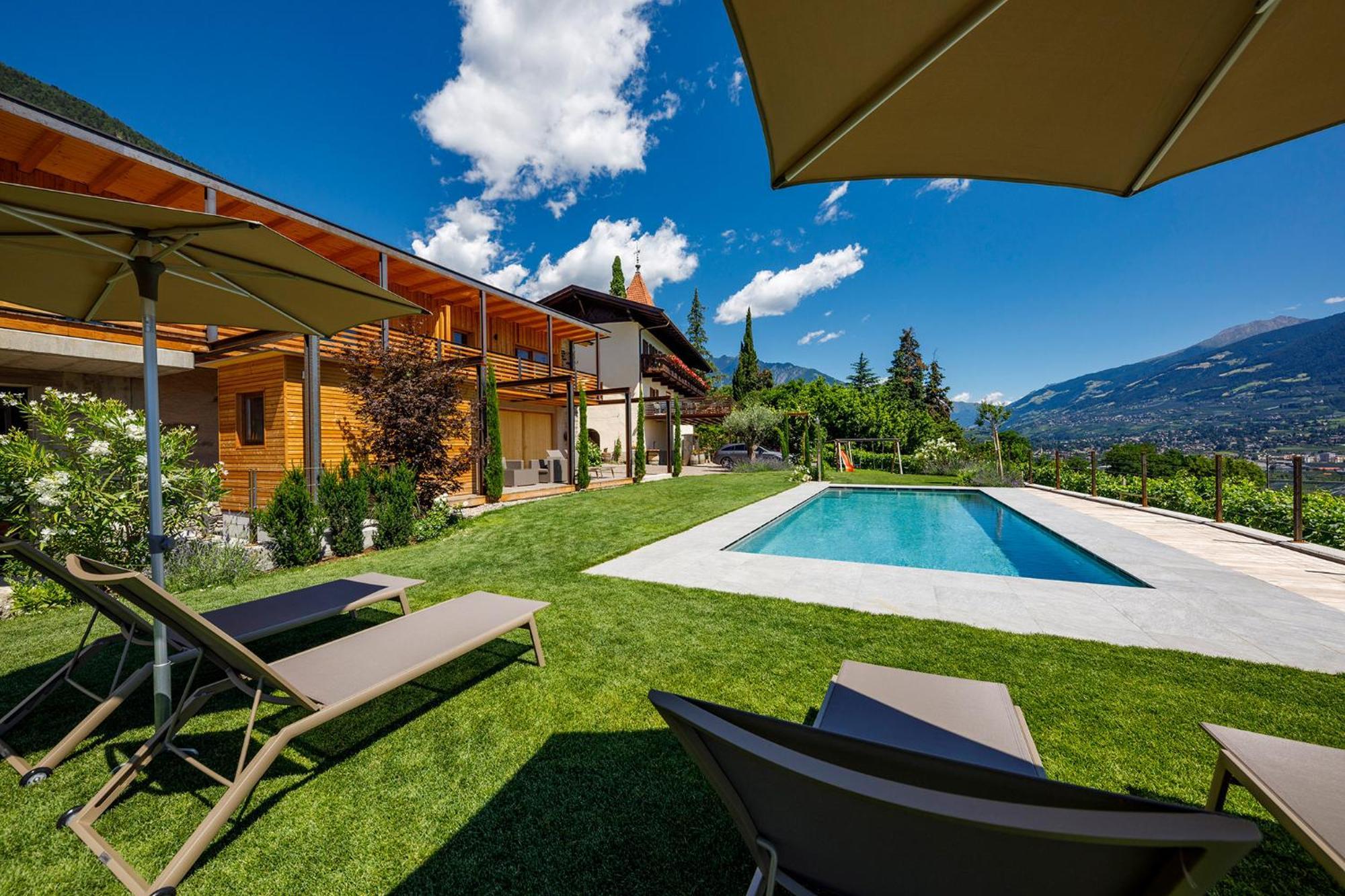 Biedermannhof Hotel Cermes Bagian luar foto